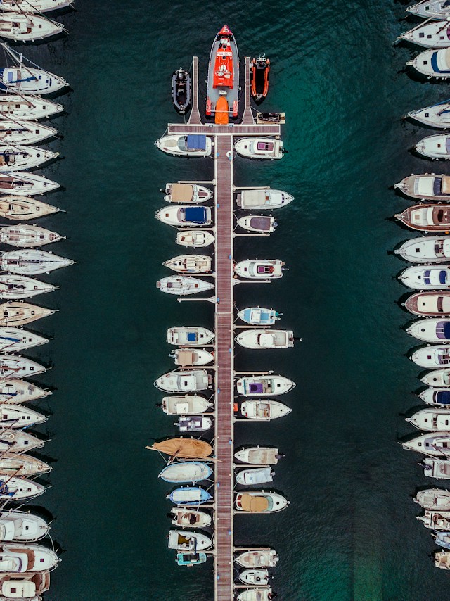 Live camera feed of Fuel Dock showing marina vessels